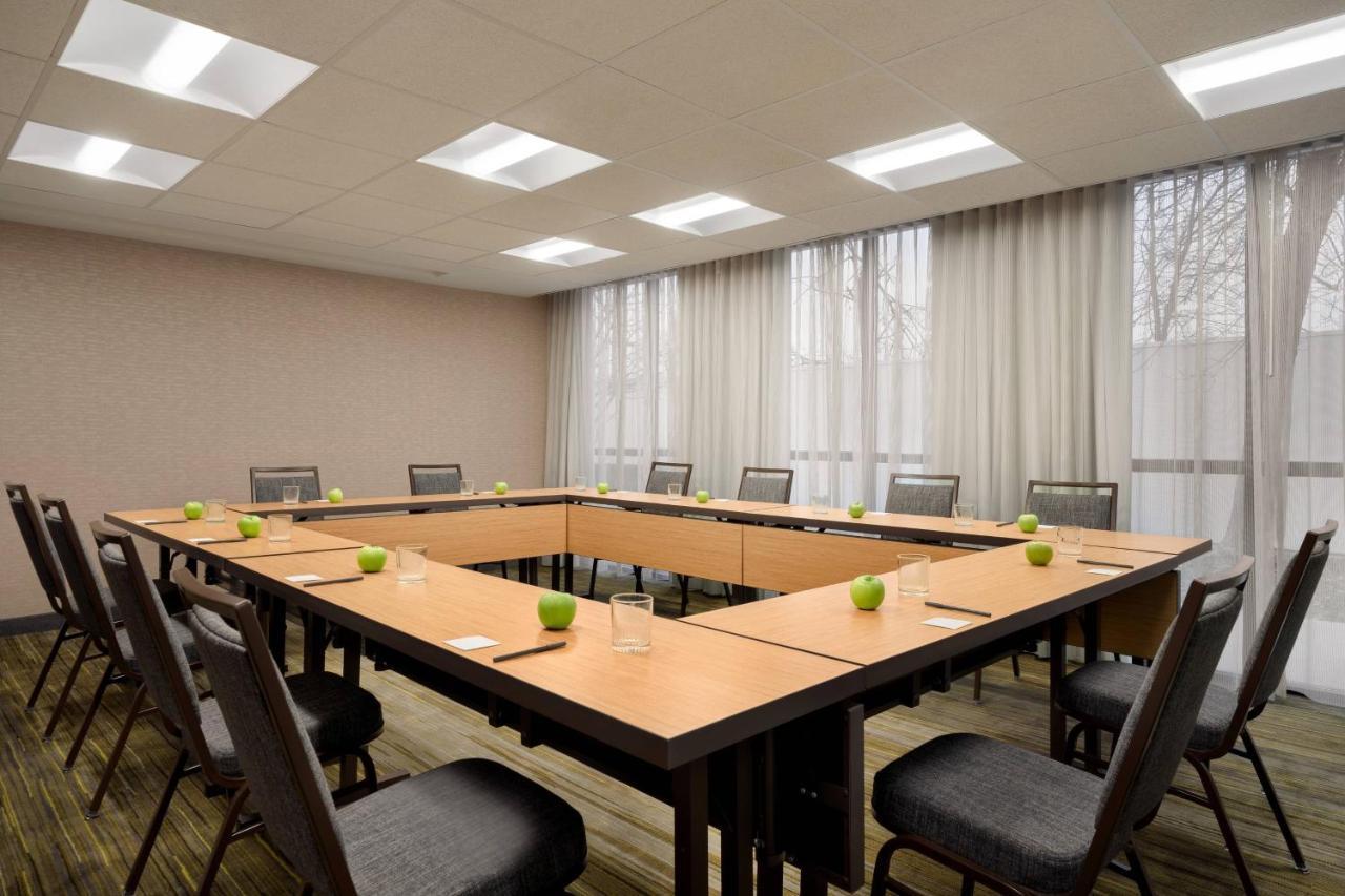 Courtyard By Marriott Philadelphia Montgomeryville Hotel 4*